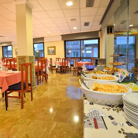 Montemar *** Superior 3* オ・グローベ